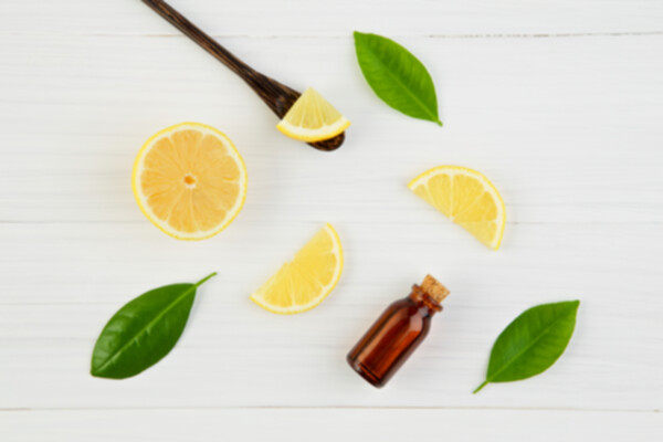 ¿Cómo hacer aceite esencial de limón?