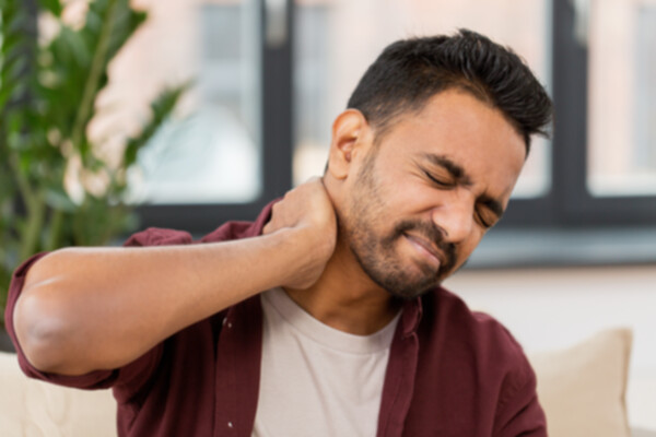Cómo aliviar el dolor en el cuello