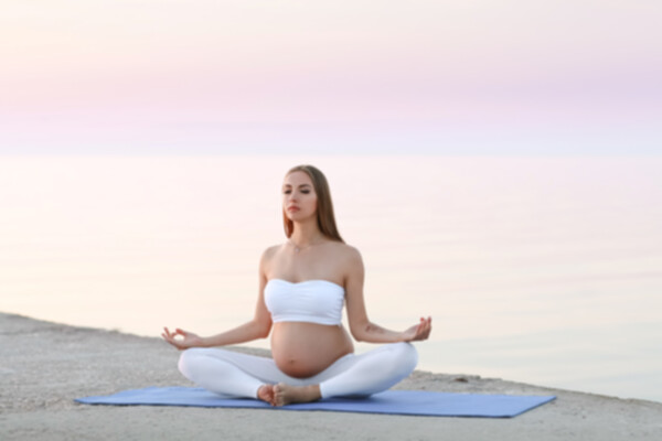 Mejores posturas del yoga para embarazadas