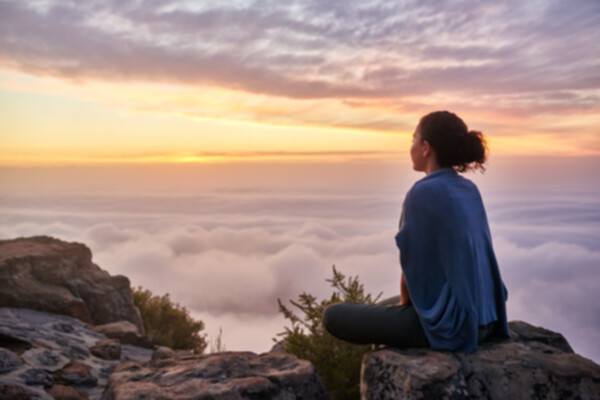 Beneficios de meditar por la mañana