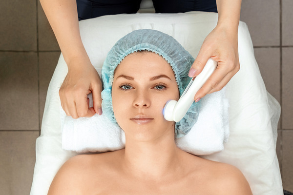 ¿Es efectiva la fototerapia para el acné?