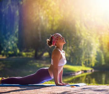 Yoga para la ansiedad: 7 Posturas clave para lograr una relajación física y mental
