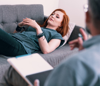 ¿Qué es la hipnoterapia? 5 Beneficios de la hipnosis terapéutica