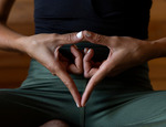 10 Mudras y sus beneficios: ¿Cuál es el significado de estos gestos con los dedos de las manos?