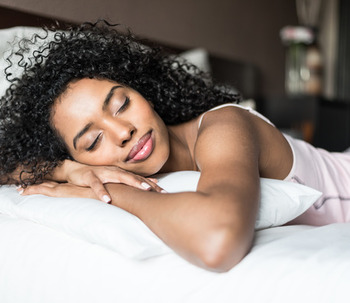¿Cuál es la mejor postura para dormir? Descubre la más idónea para ti