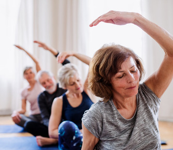 ¿Es beneficioso el yoga para personas mayores? 7 Motivos para practicarlo
